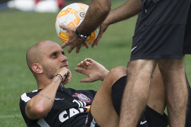 Durante o treino desta tarde na Arena Corinthians, zona leste da cidade. O próximo jogo será amanhã, quarta-feira, dia 18/02 contra o São Paulo, na Arena Corinthians, jogo de ida da fase classificatoria da Copa Libertadores da América 2015
