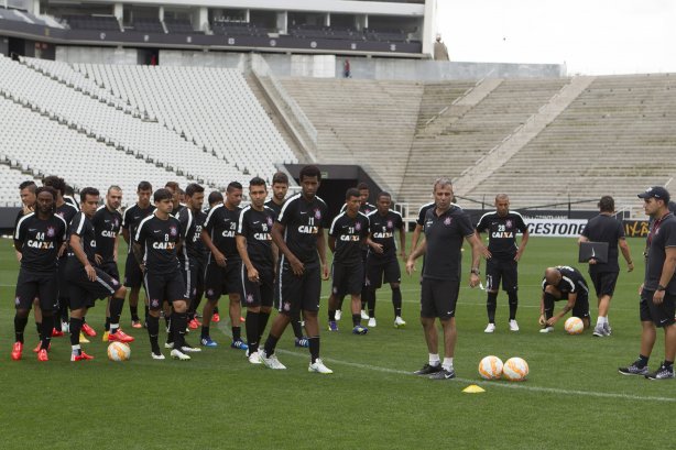 Durante o treino desta tarde na Arena Corinthians, zona leste da cidade. O próximo jogo será amanhã, quarta-feira, dia 18/02 contra o São Paulo, na Arena Corinthians, jogo de ida da fase classificatoria da Copa Libertadores da América 2015