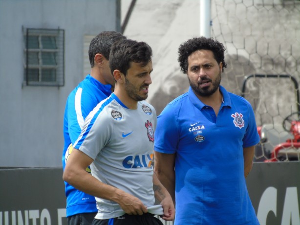 Uendel fez trabalho fsico no gramado nesta sexta-feira