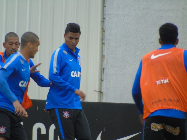 Mesmo mancando, jogador seguiu no treino normalmente