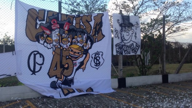 Camisa 12 organizou manifestação no CT; diretoria soube com antecedência