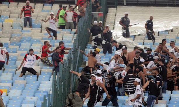 Imagens mostram torcedores do Flamengo envolvidos na briga; súmula ignorou o fato