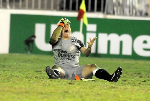 Em episdio inusitado, o goleiro caiu nas graas da Fiel por sua garra em campo 