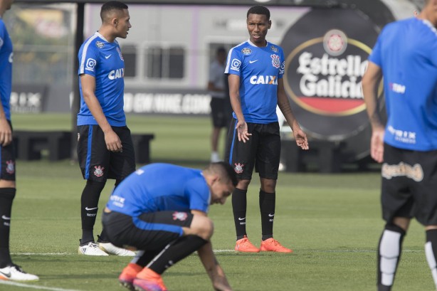 Corinthians e Atltico-PR fazem partida decisiva neste sbado