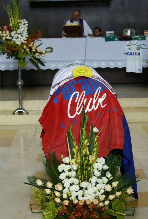 Missa de Caio Júnior ocorreu neste domingo
