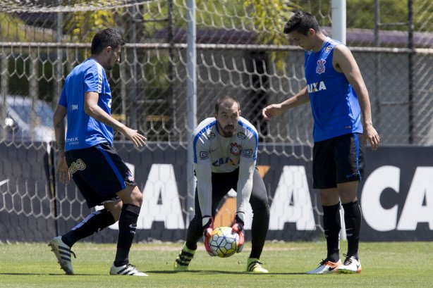 Walter segue no gol corinthiano
