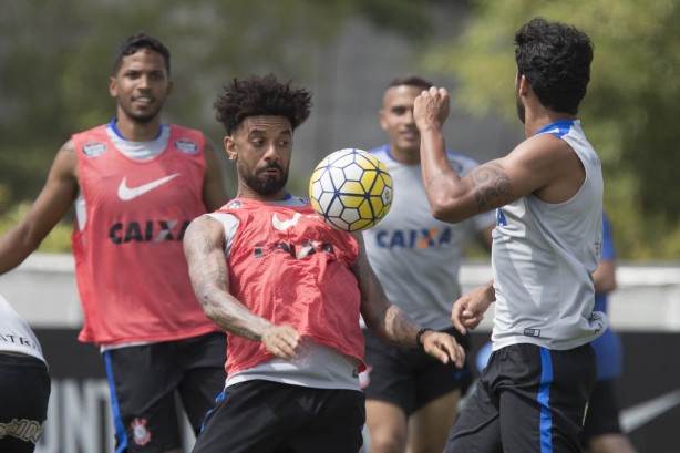 Cristian será o único volante do Timão neste domingo