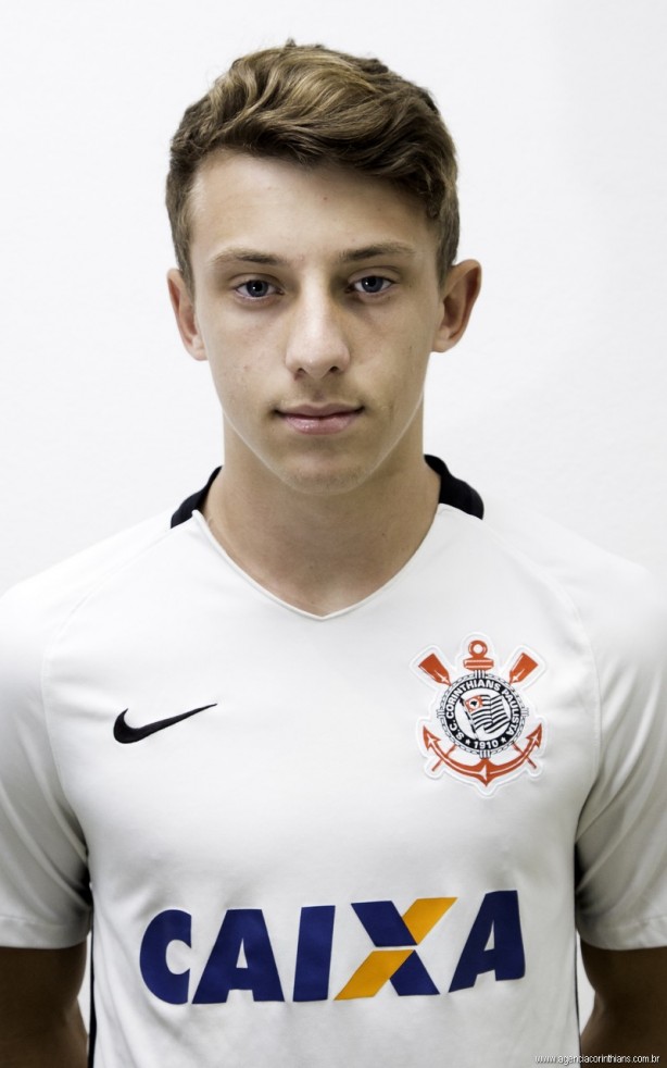 Carlos (lateral-esquerdo)