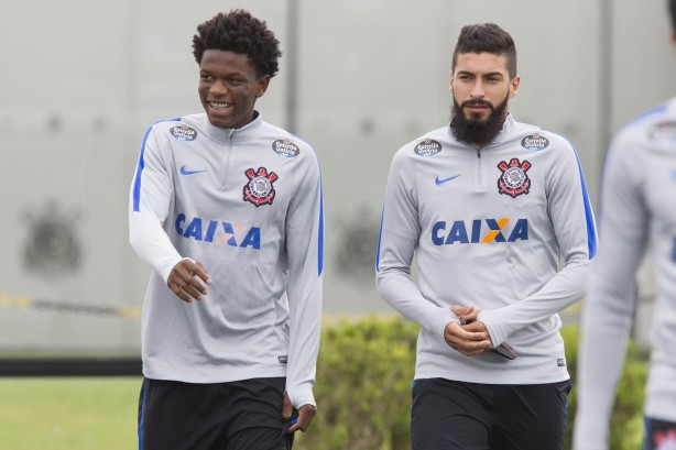 Franklin e Vinicius estão entre zagueiros do Corinthians inscritos na Copinha