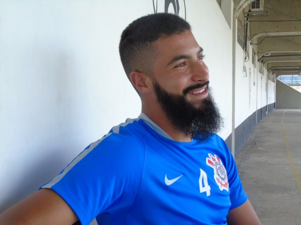Remanescente do grupo de 2016, jovem zagueiro aposta no título da Taça São Paulo 2017