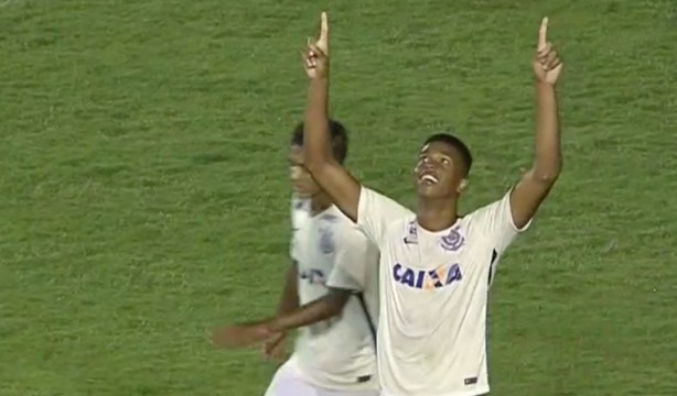 Carlinhos ampliou para o Timãozinho