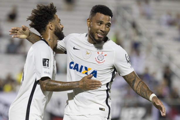 Cristian e Kazim comemorando o gol contra o Vasco pela semifinal da Flórida Cup