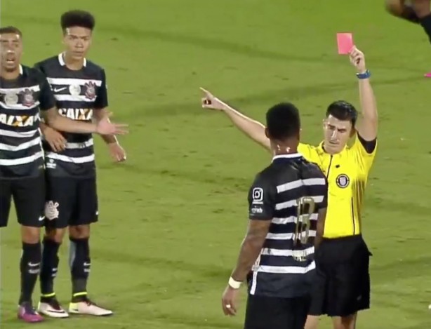 Kazim e Maicon foram expulsos pela confusão