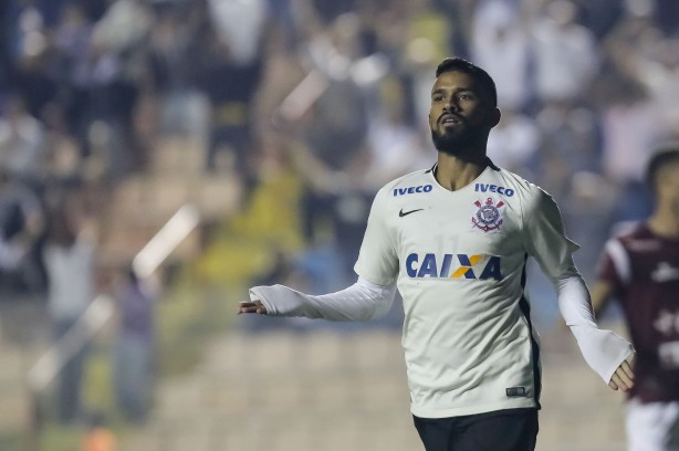 Marquinhos comemora gol pela semifinal da Copa São Paulo de futebol Jr contra a Juventus