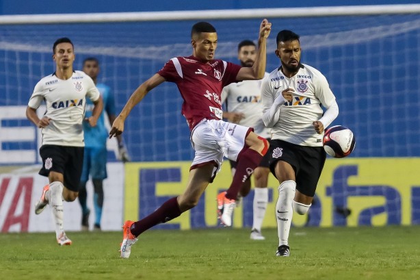 Marquinhos em jogada pela semifinal da Copinha 2017 contra a Juventus