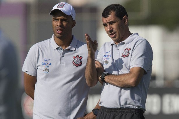 Fernando Lázaro foi o último membro da comissão a deixar o Corinthians