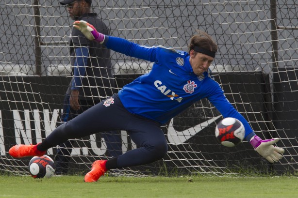 No time titular, Cássio participou do treino