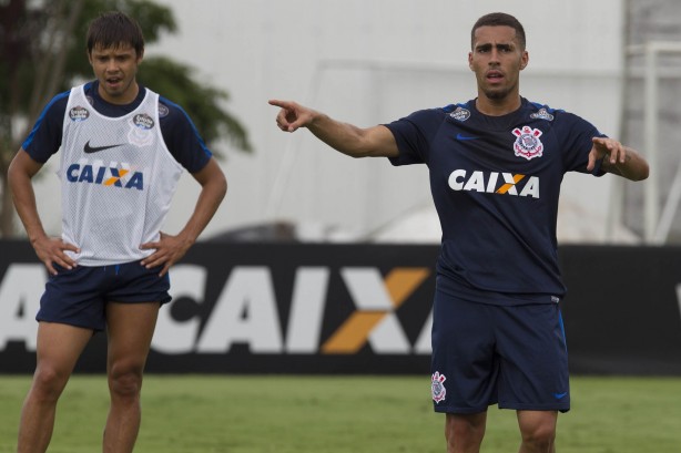 O treinador pretende usar uma equipe a cada tempo durante a partida