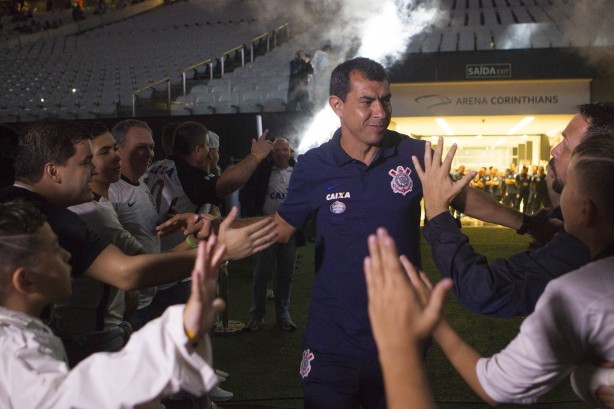 Ex-auxiliar, Carille foi apresentado como treinador do Timão