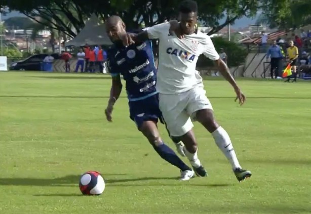 Lance do pênalti gerou reclamações de jogadores do São Bento