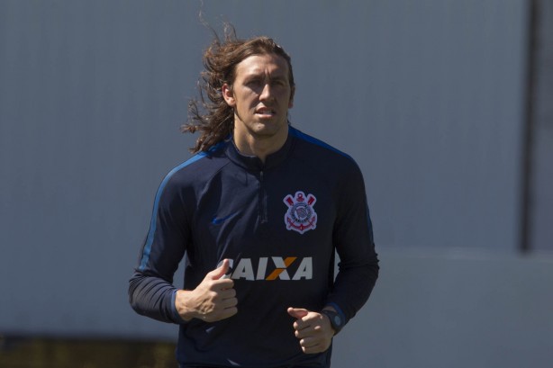 Cássio segue determinado em manter forma física