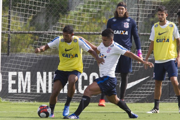 Titular, Cssio tambm esteve em campo durante o trabalho ttico dos reservas