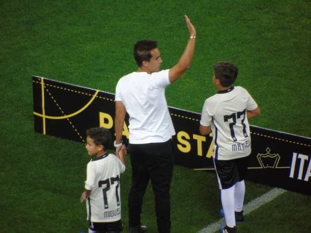 Jogador foi prestigiado em retorno à Arena