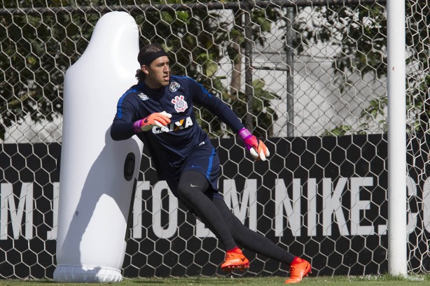 Goleiro titular, Cássio apareceu em campo