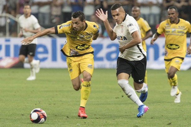 Léo Jabá em partida contra o Novorizontino pelo Paulistão