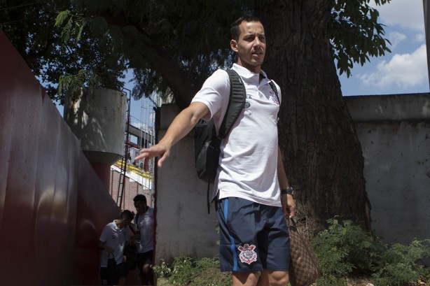 Rodriguinho chegando no estádio José Liberatti para partida contra o Audax