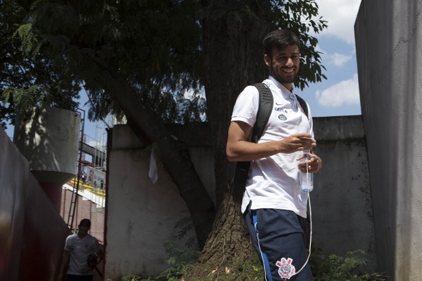 Vilson chegando ao estádio José Liberatti para partida contra o Audax