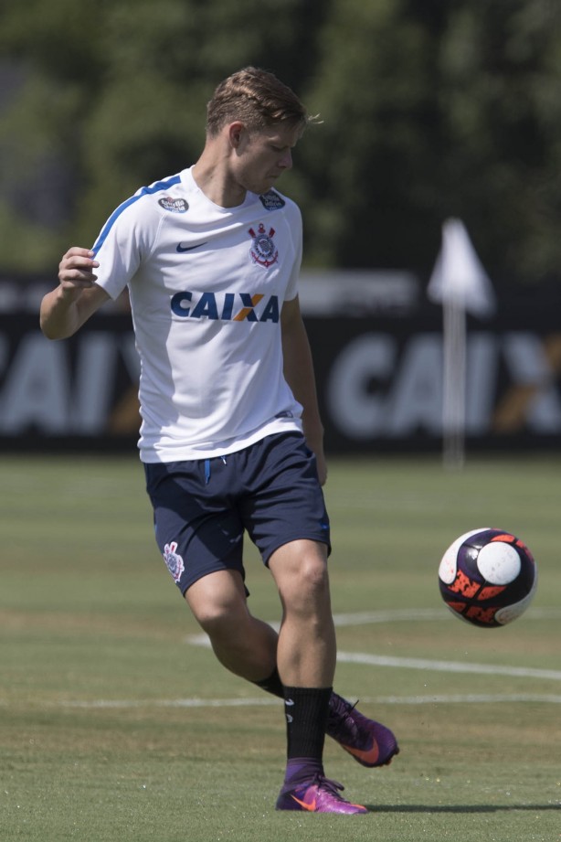 Marlone durante jogo treino contra o Água Santa