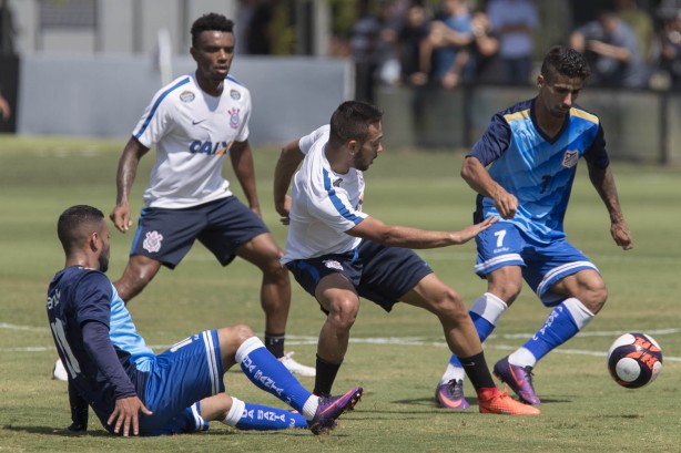 Maycon atuou pouco no sbado e foi a campo no jogo-treino