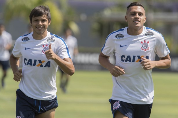 Romero e Léo Jabá durante o jogo treino contra o Água Santa