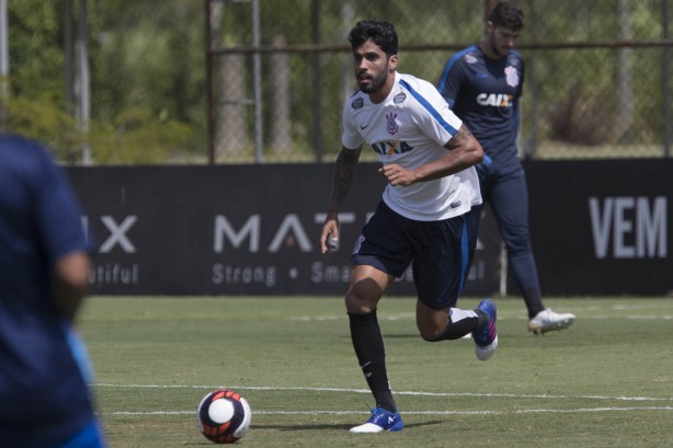 Vilson durante jogo treino contra o Água Santa