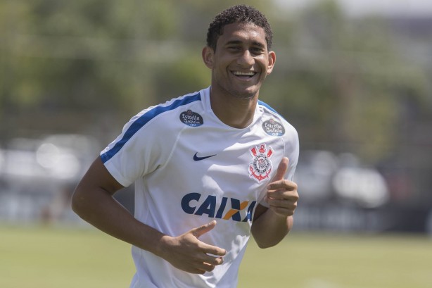 Zagueiro Pablo durante atividade preparatória para o Dérbi