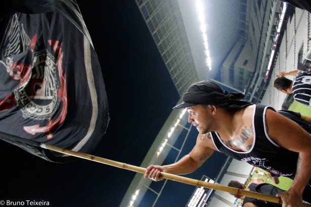 Bandeira na Arena Corinthians durante o treino pré-classico