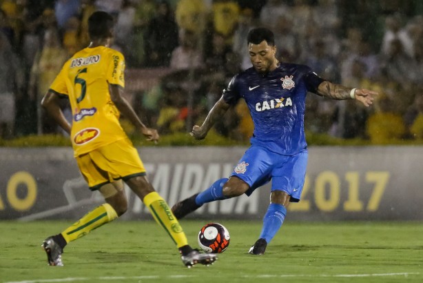 Kazim participou de dois, dos três gols do Corinthians contra o Mirassol