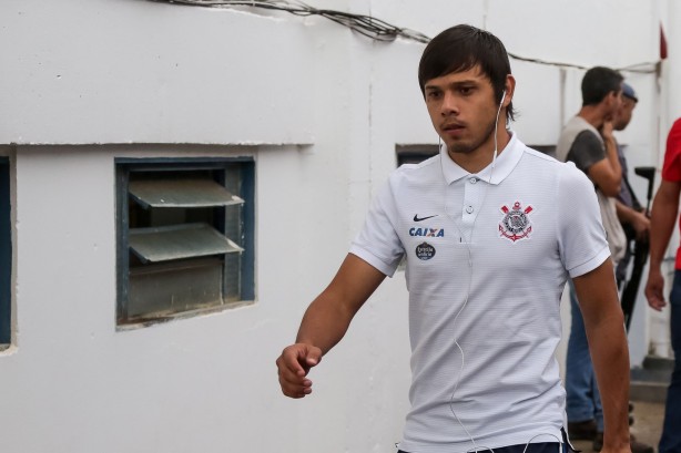 Romero chegando ao estádio antes do jogo contra o Mirassol