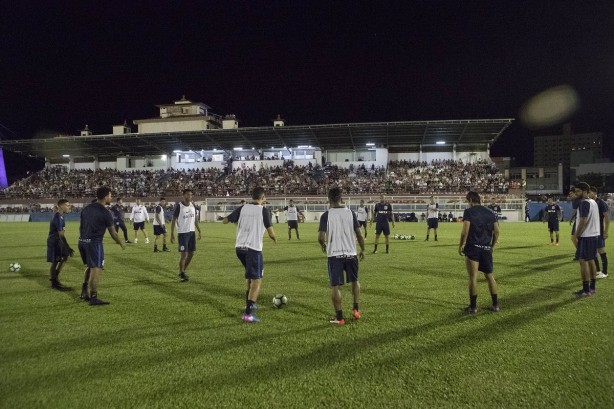 Fiel acompanhou treino no Augusto Bauer