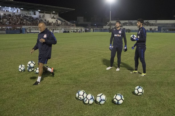 Diego e Matheus Vidotto durante treino com o preparador Mauri