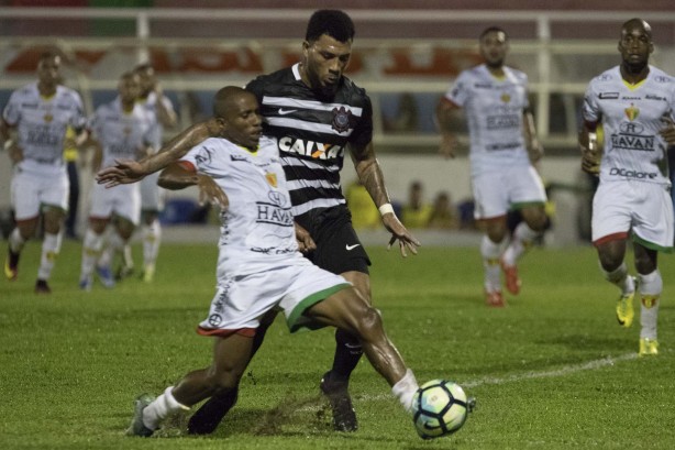 Kazim no jogo contra o Brusque, pela seguna fase da Copa do Brasil