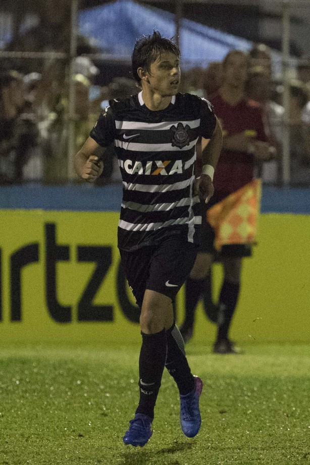 Romero fez o gol de pênalti que classificou o Corinthians diante do Brusque, pela Copa do Brasil