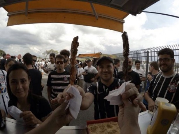 Ambiente foi positivo na área externa do estádio