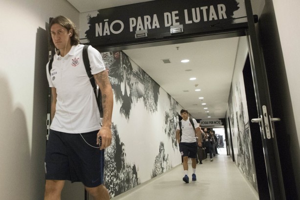 Cássio chega na Arena para partida contra o Santos, no Paulistão