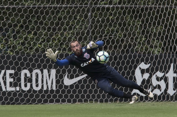 Fora do Campeonato Paulista, Walter é outro que se recupera