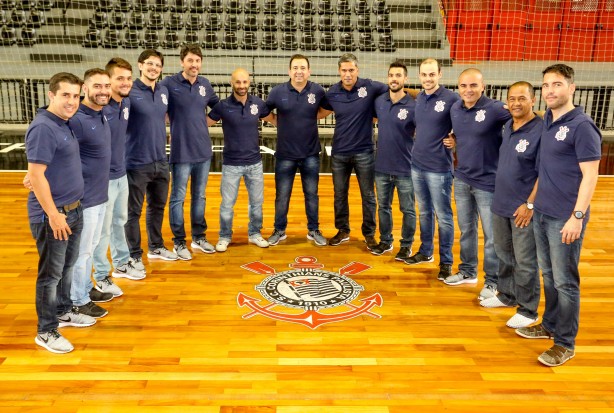 Comissão corinthiana é liderada pelo técnico André Bié