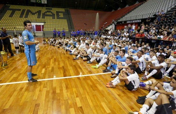 Goleiro Guitta palestrou para jovens do futsal do Corinthians