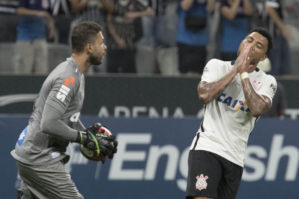 Kazim lamenta oportunidade perdida diante do Santos pelo Paulistão