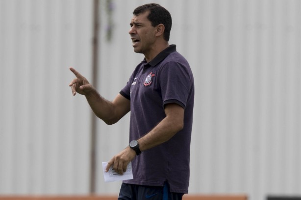 Treinador chama atenção dos titulares; primeira decisão será nesta quinta